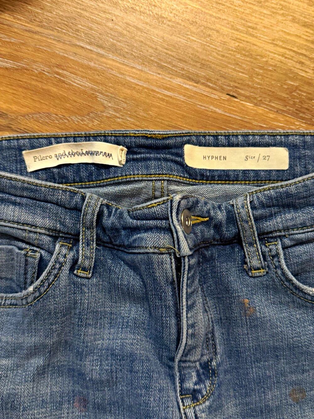 Anthropologie Pilcro Hyphen Jeans 27 Paint Splatter Distressed Slim Boyfriend